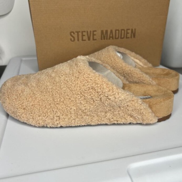 STEVE MADDEN | Vesa Click Sherpa Slide Mules Vessel Natural - Picture 2 of 3